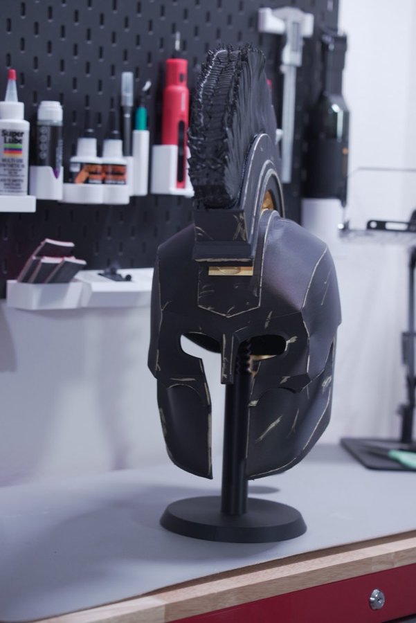Front view of the Spartan helmet